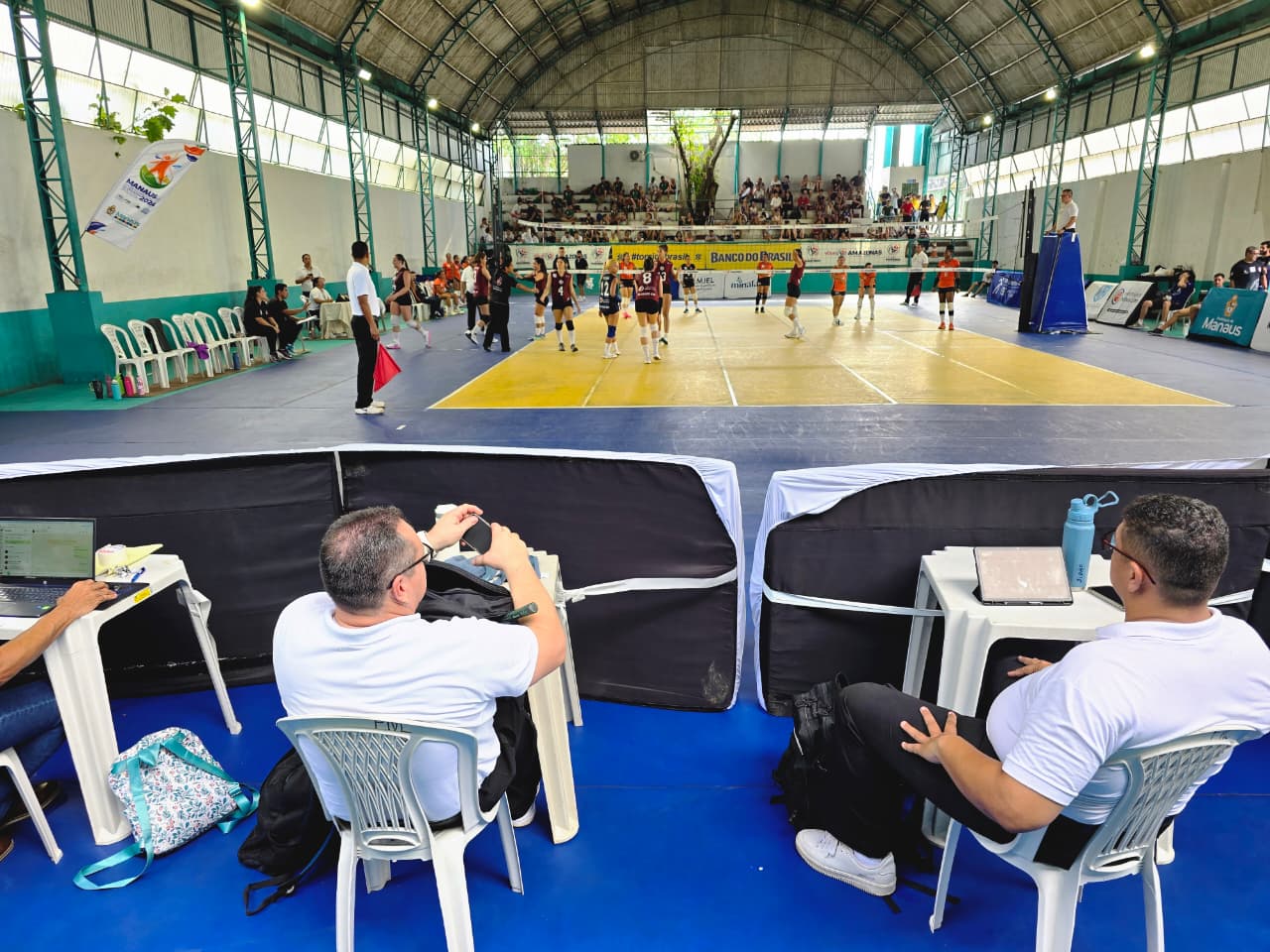 Vista geral da quadra durante partida feminina da Etapa Norte em Manaus