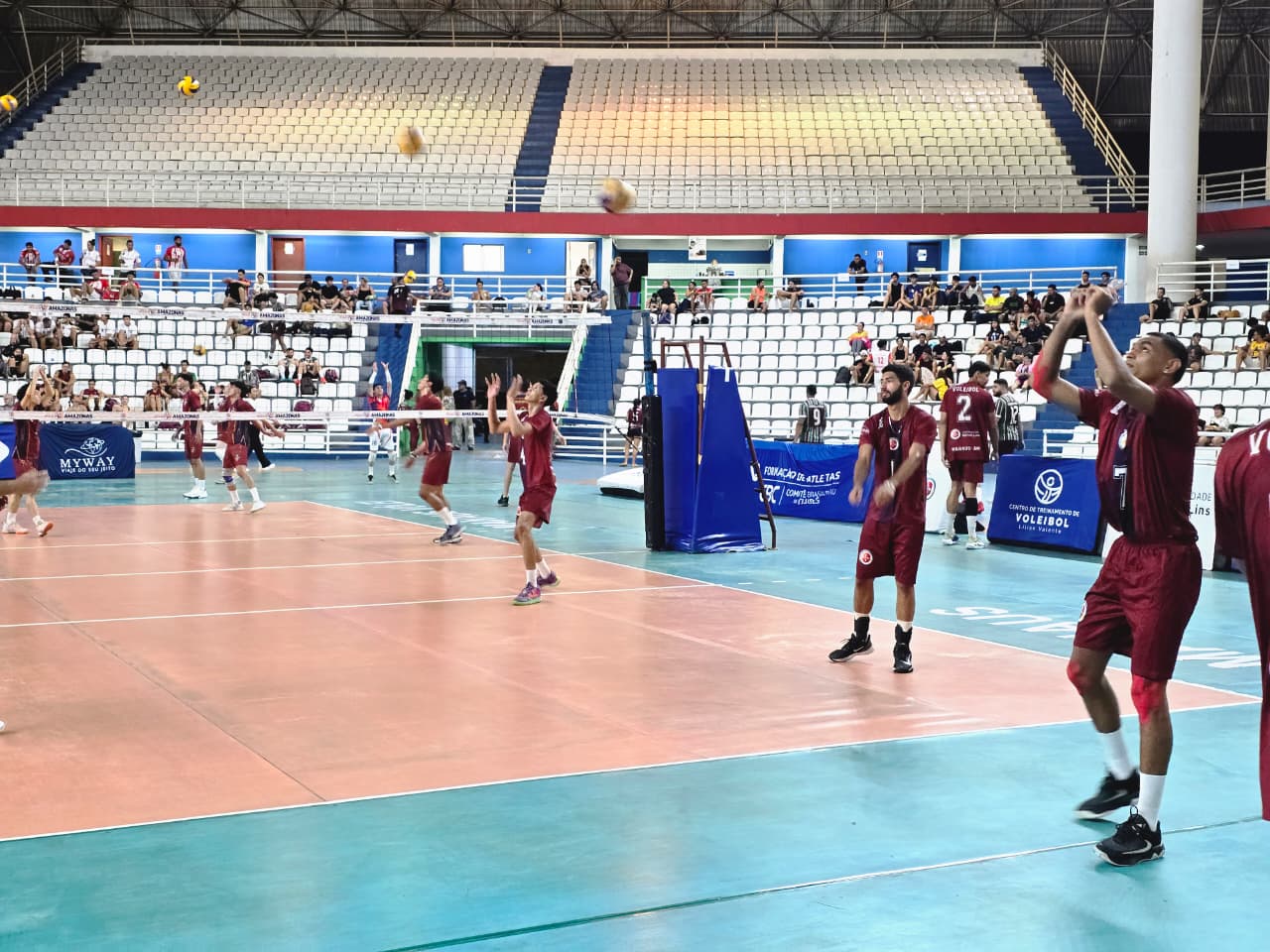 Equipe masculina da A.A. Nilton Lins/AM no segundo dia da Superliga C 2026 em Manaus