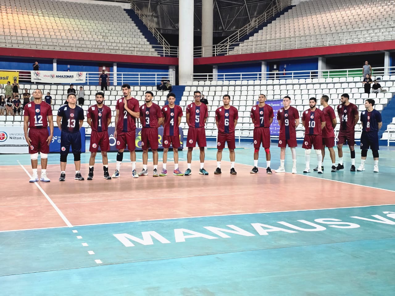Equipe masculina da A.A. Nilton Lins/AM no segundo dia da Superliga C 2026 em Manaus