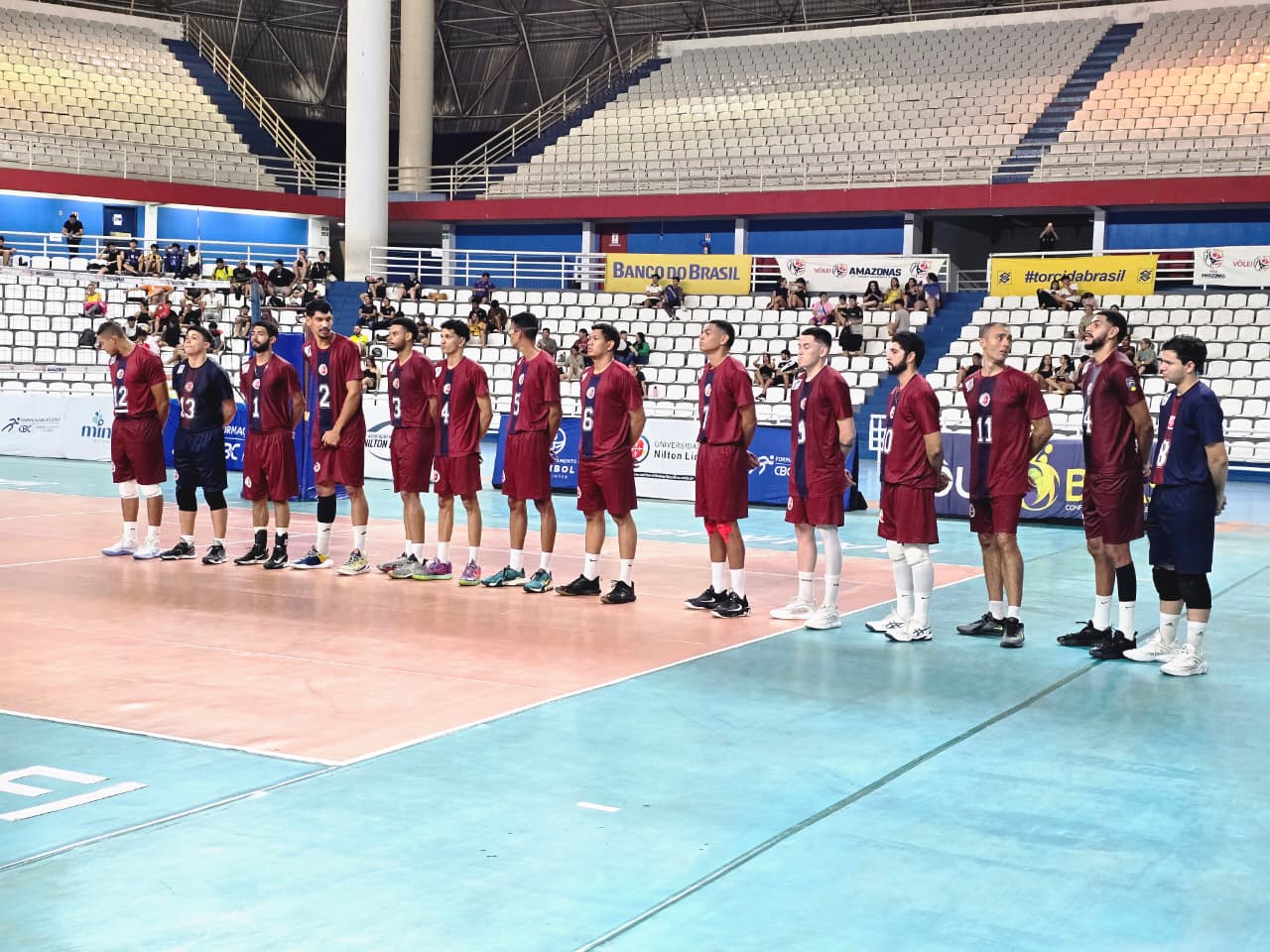 Equipe masculina da A.A. Nilton Lins/AM no segundo dia da Superliga C 2026 em Manaus