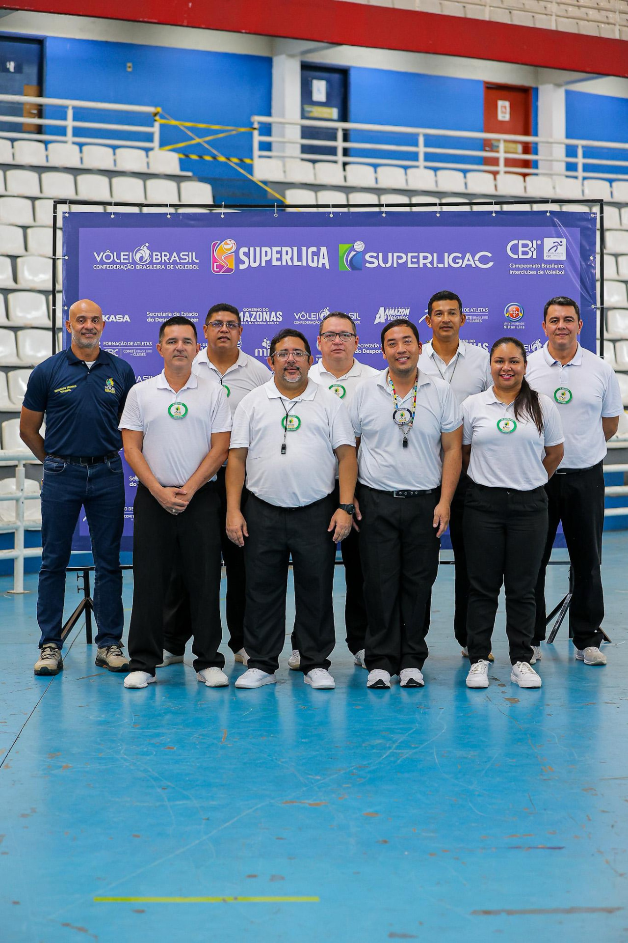 Equipe de arbitragem posa no encerramento da Etapa Norte da Superliga C 2026