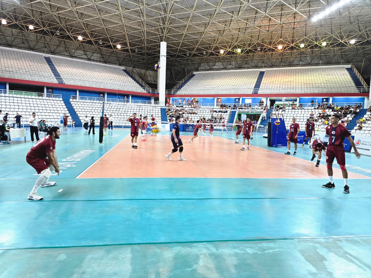 Equipe masculina da A.A. Nilton Lins/AM no segundo dia da Superliga C 2026 em Manaus
